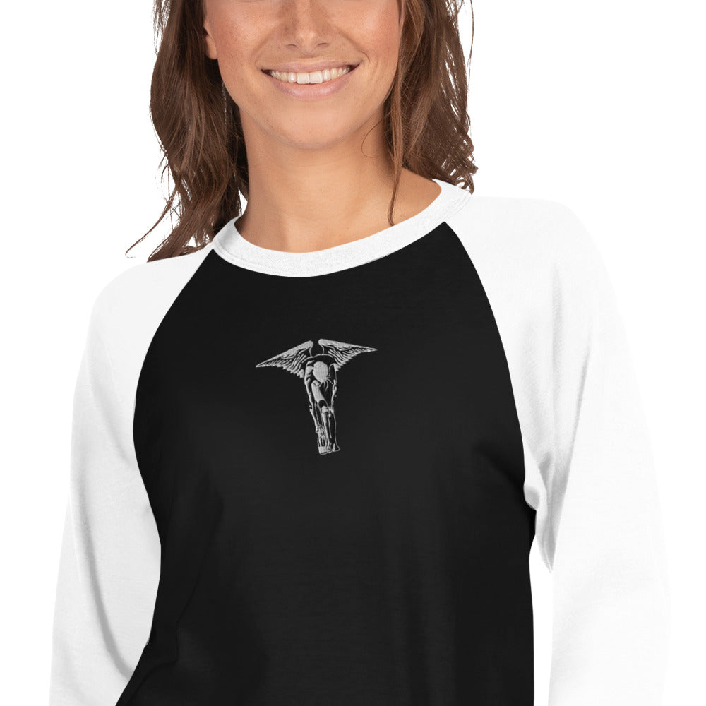 3/4 sleeve raglan shirt